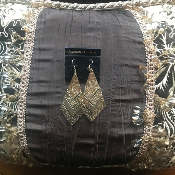 NEW: Earrings Gold Tone 4” Bright & Shiny - Picture 3 of 6